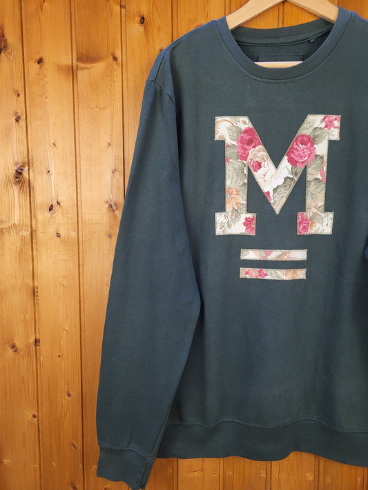 Sudadera Artesanal con Letra Flores